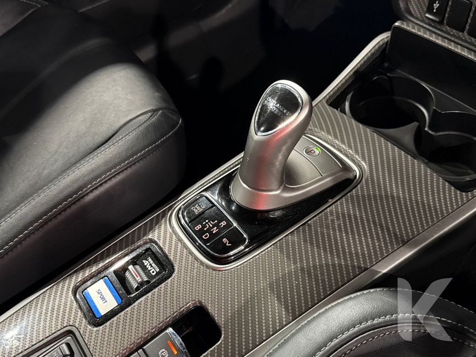 2020 Mitsubishi Outlander - image 17