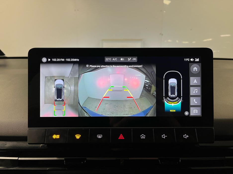 2023 MG 4 Trophy 64kWh Long Range 203PS - Reversing Camera - Sat Nav - Climate Control - Heated Seats - Keyless Start - Apple CarPlay/Android Auto €21,650