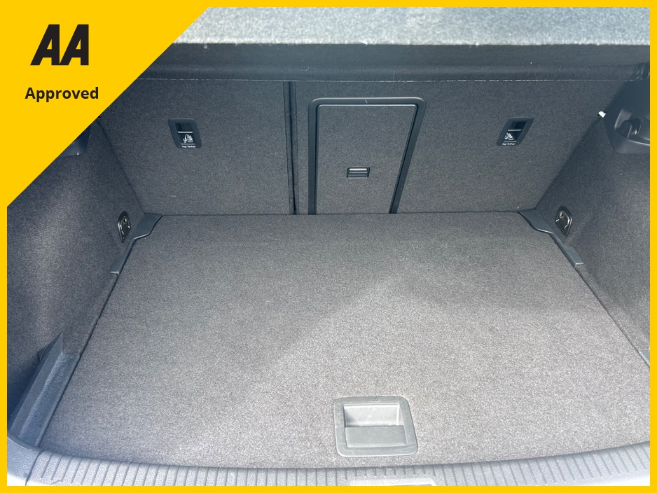 2015 Volkswagen Golf - image 23