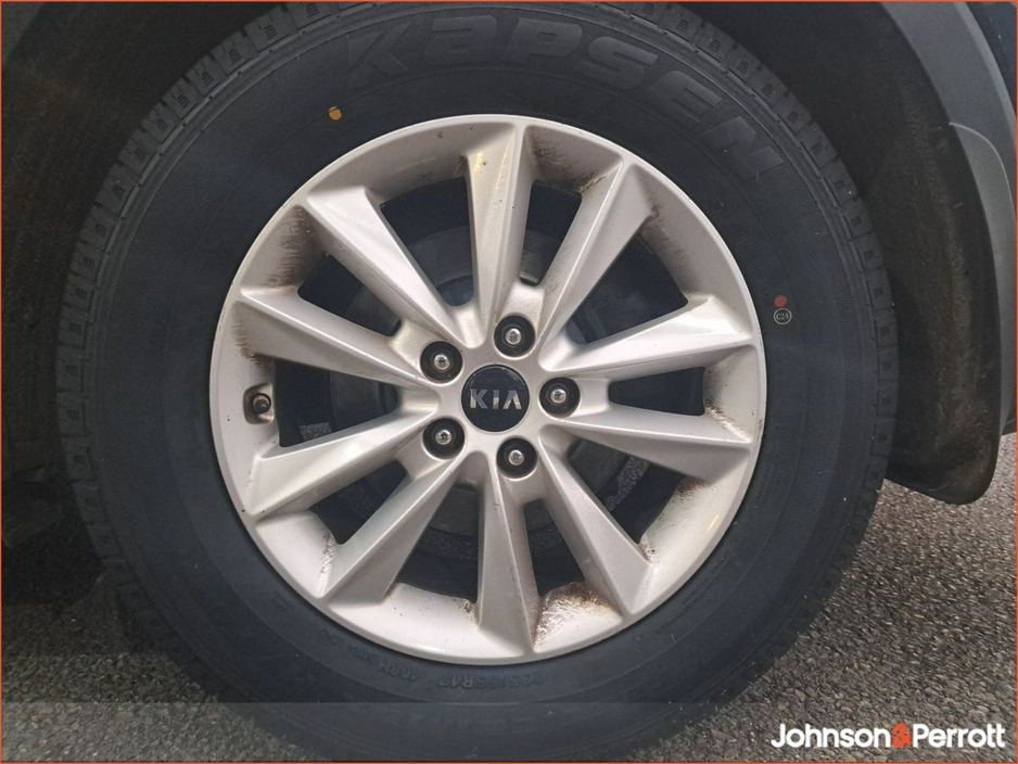 2019 Kia Sorento - image 9