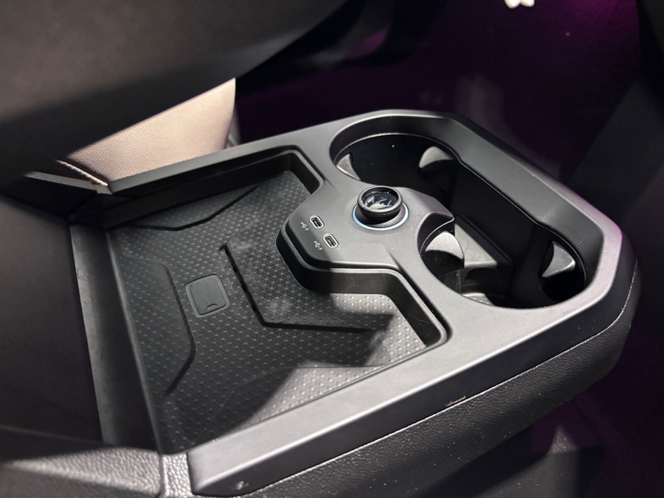 2022 BMW iX - image 12