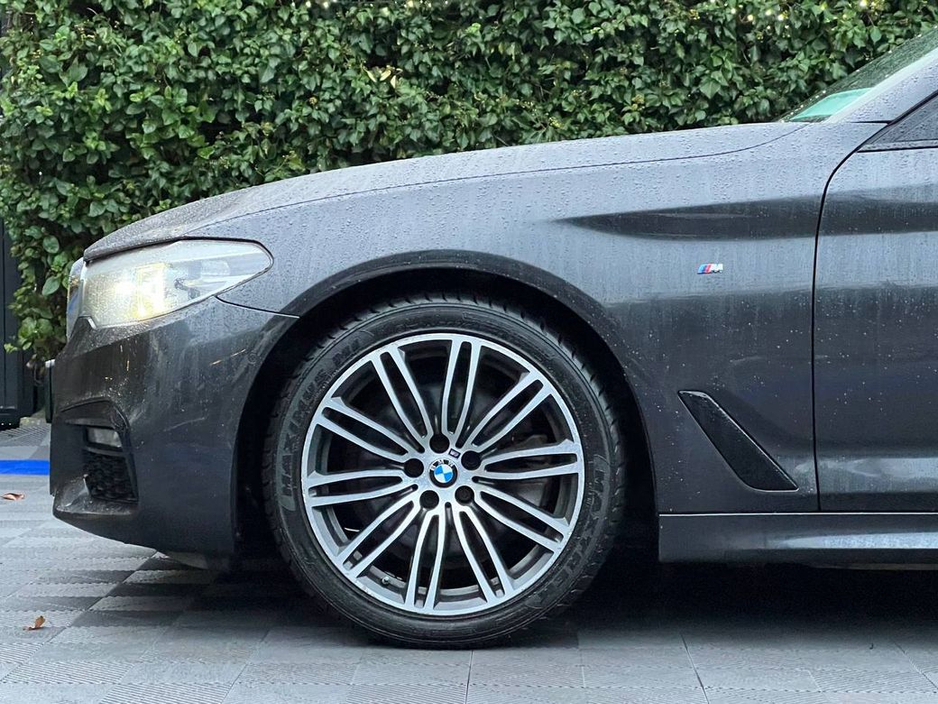 2019 BMW 5 Series 520d M-SPORT * READY TO DRIVE AWAY TODAY * // LEATHER HEATED SEATS // 19" M-SPORT ALLOYS // PARKING SENSORS FRONT & REAR €27,900