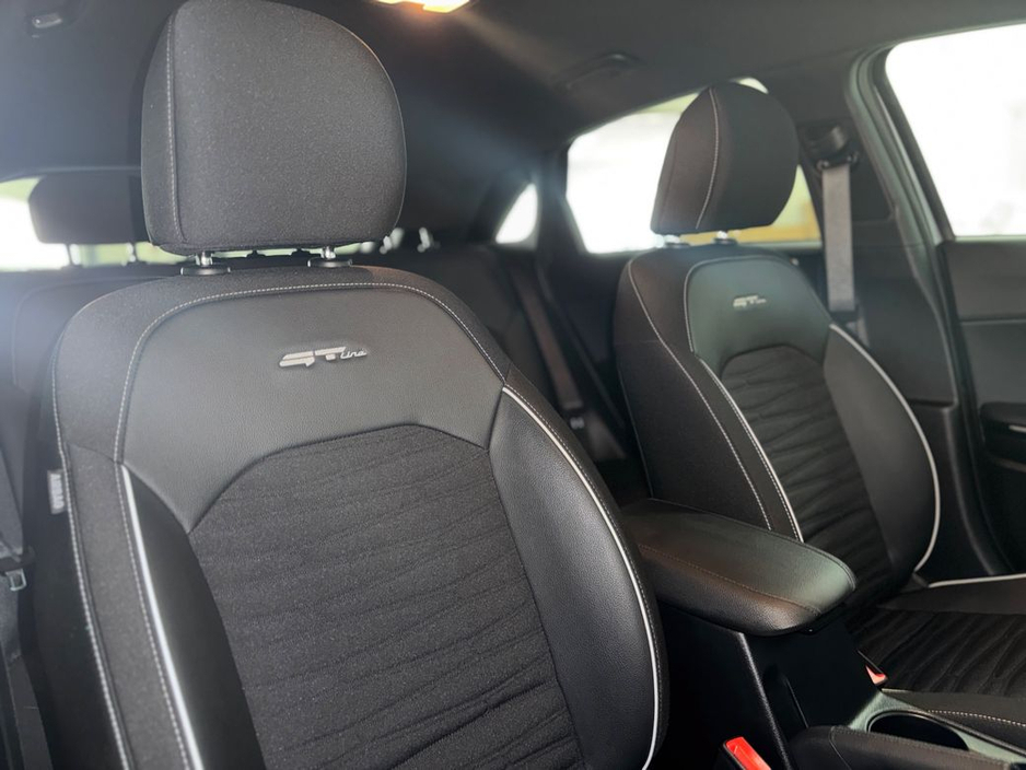 2025 Kia Ceed - image 7