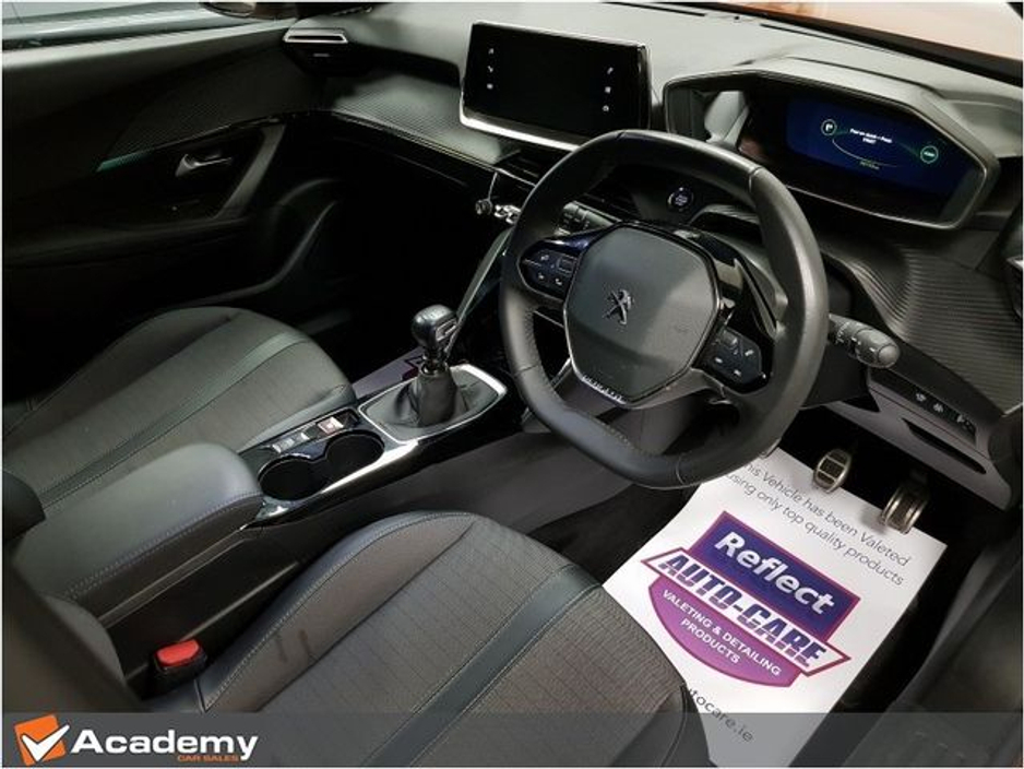 2023 Peugeot 2008 - image 10