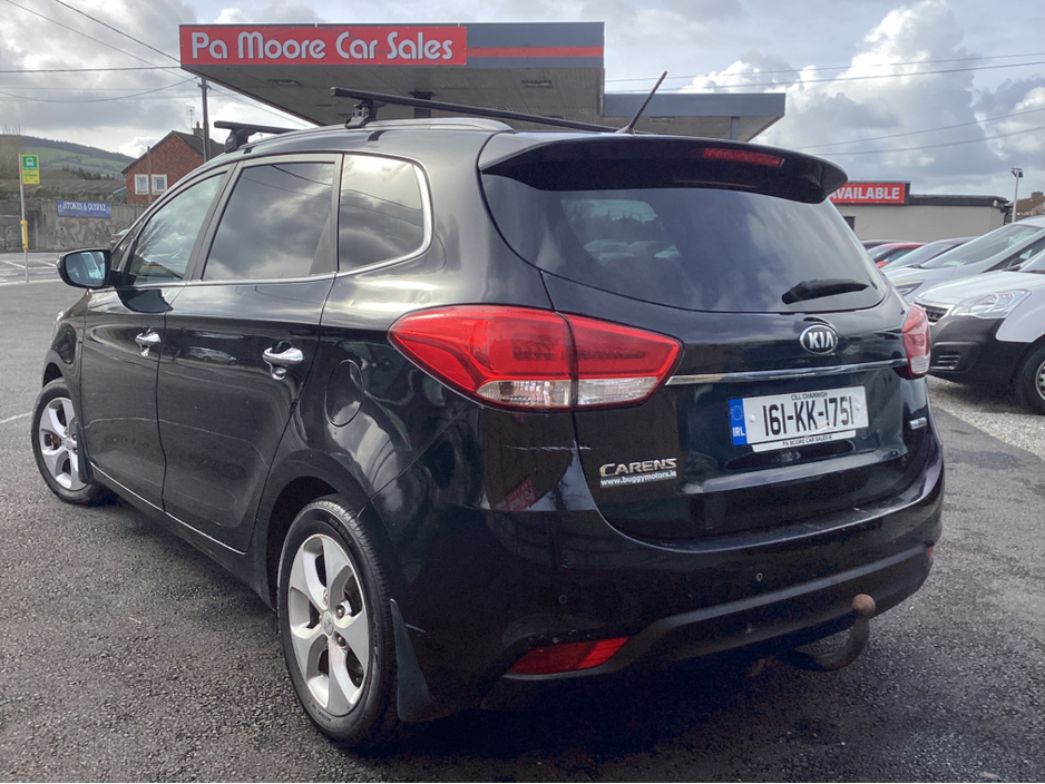 2016 Kia Carens - image 6