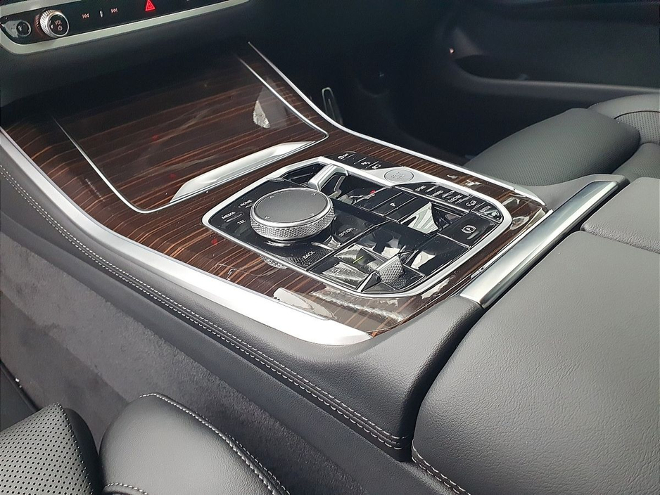 2026 BMW X5 - image 10