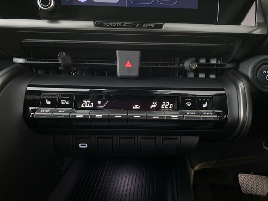 2025 Toyota C-HR - image 11