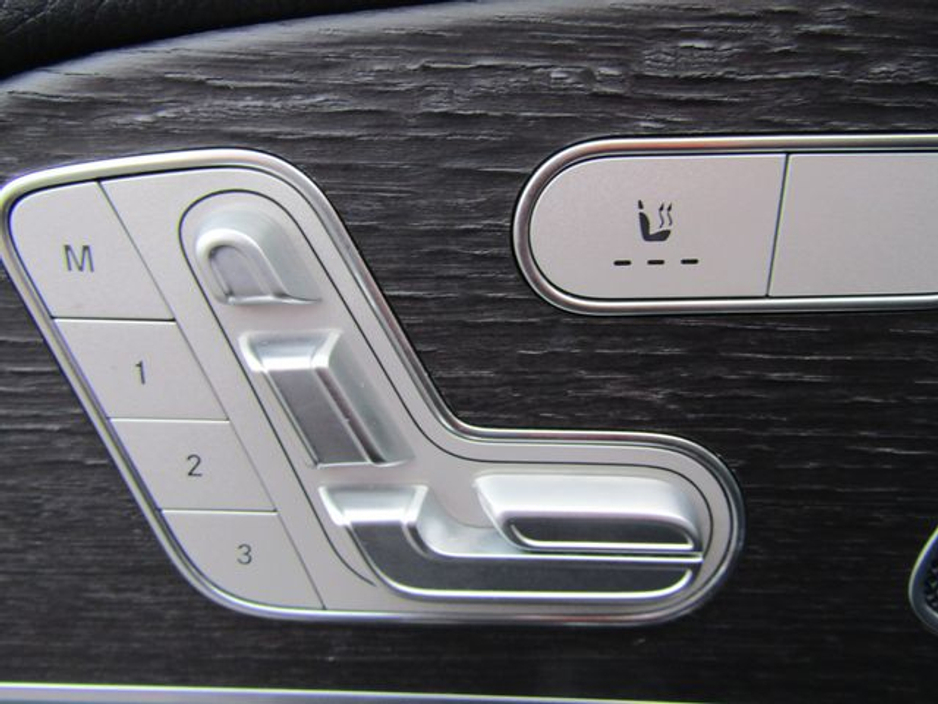 2022 Mercedes-Benz GLE Class - image 34