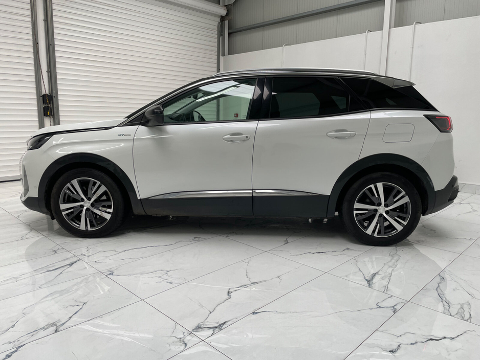 2021 Peugeot 3008 - image 6