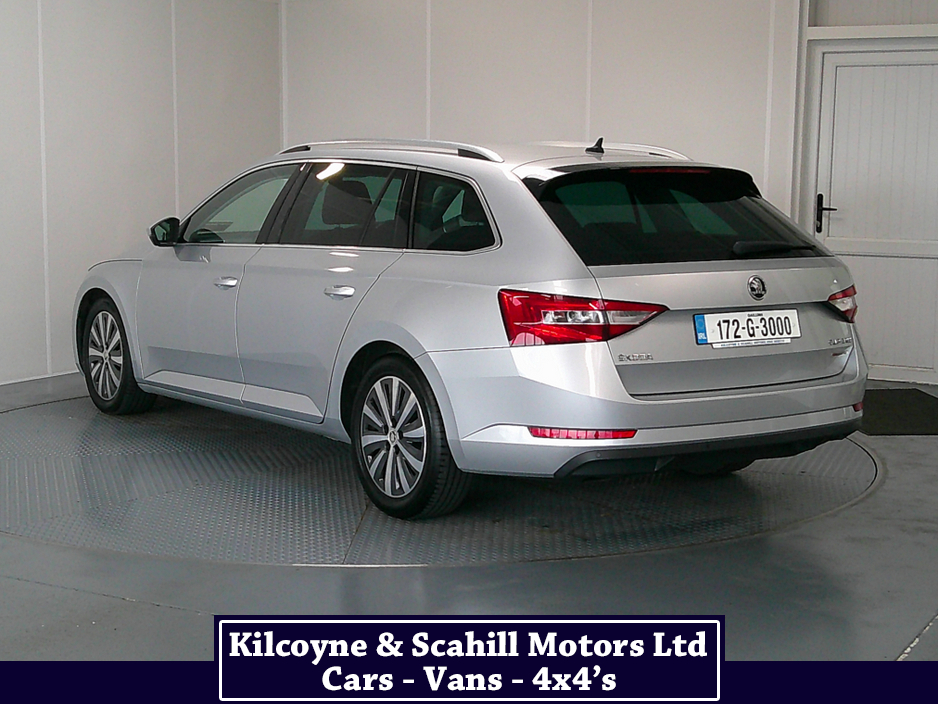 2017 Skoda Superb - image 5