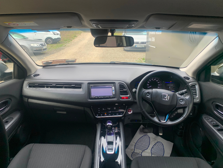 2014 Honda Vezel 1.5 HYBRID 5DR // 09/26 NCT AND €180 ROAD TAX // AIR CON, REVERSE CAMERA AND BLUETOOTH // €10,950