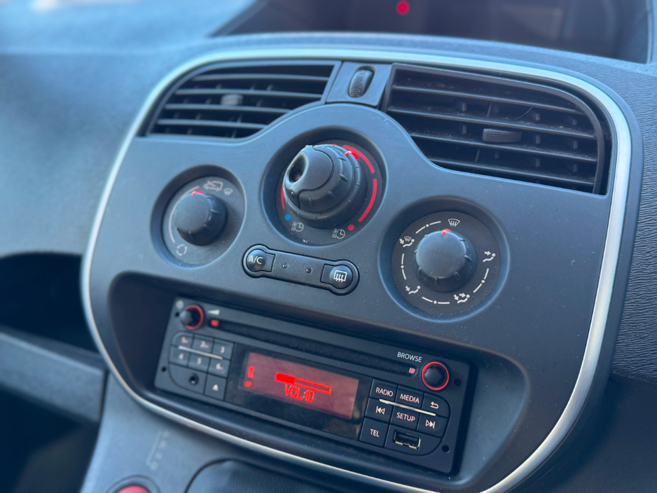 2020 Renault Kangoo - image 16