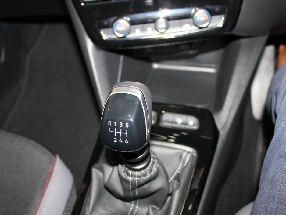 2022 Opel Mokka - image 20