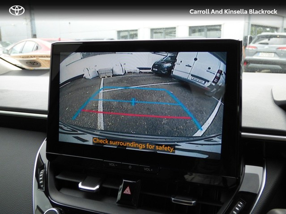 2024 Toyota Corolla Hybrid Luna Saloon €28,950