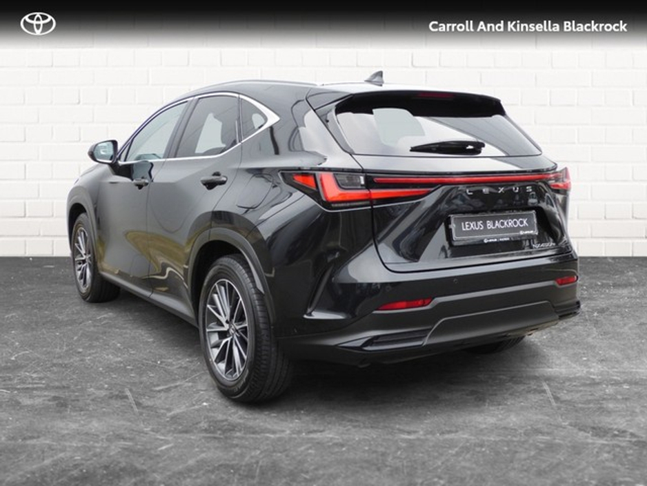 2023 Lexus NX 450 h+ - image 4