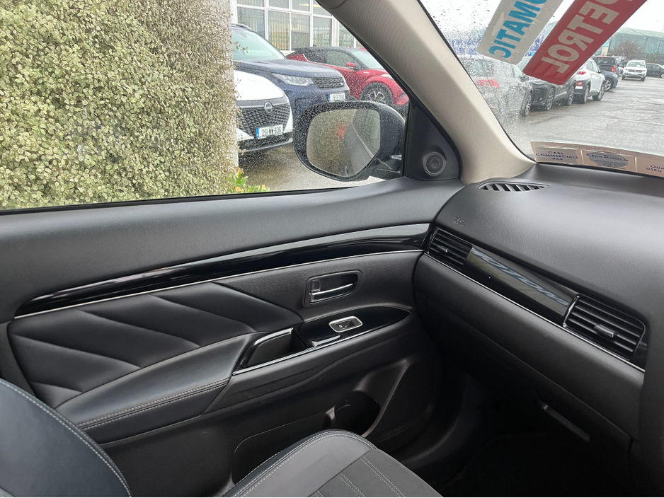 2019 Mitsubishi Outlander JURO PHEV 221BHP 4WD HYBRID 2.4 PETROL //REVERSE CAMERA//KEYLESS ENTRY//HALF LEATHER HEATED SEATS// €19,950