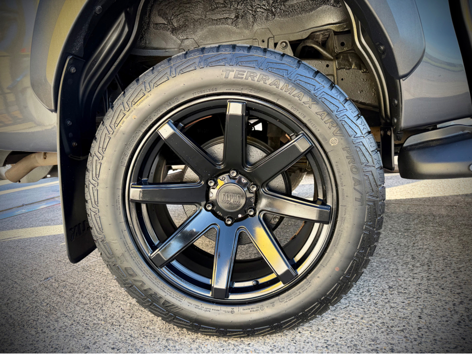 2024 Toyota Hilux - image 9