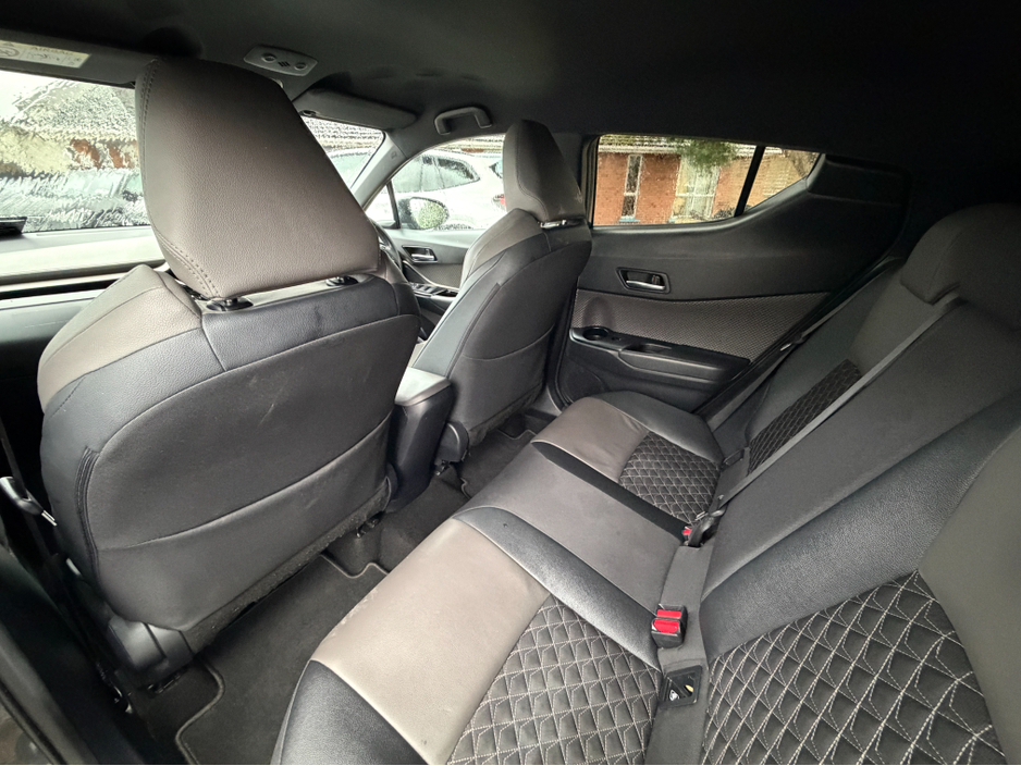 2023 Toyota C-HR HYBRID..Keyless Entry..Apple CarPlay €22,750