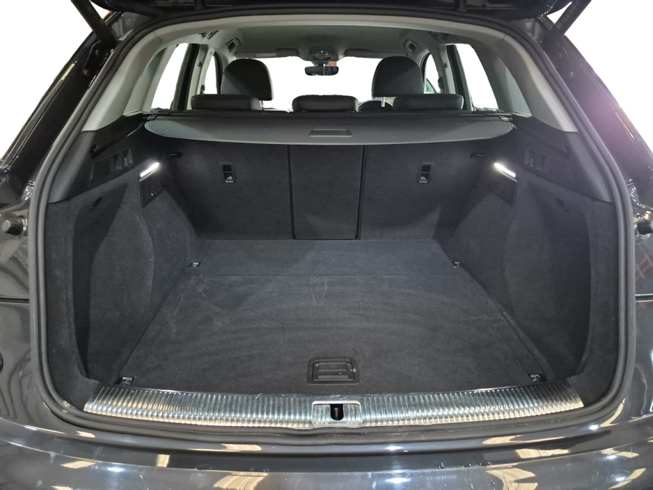 2023 Audi Q5 - image 7
