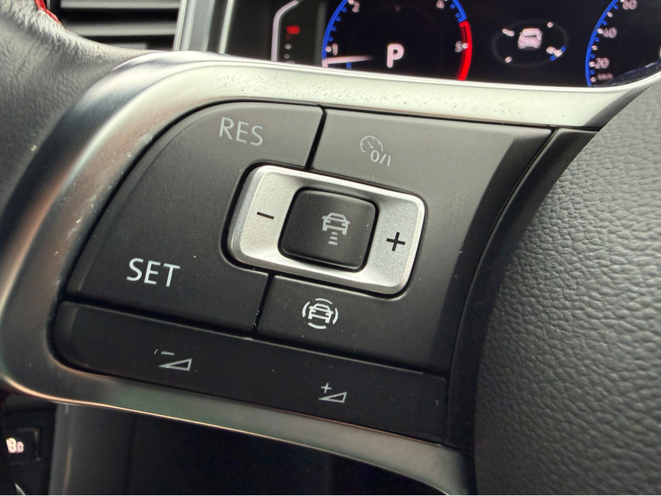 2022 Volkswagen T-Roc STYLE 2.0 150BHP AUTO * REAR VIEW CAMERA, PARKING SENSORS FRONT & REAR, APPLE CARPLAY//ANDROID AUTO, ADAPTIVE CRUISE CONTROL, ISOFIX CHILD SEAT ANCHOR, DUAL ZONE CLIMATE CONTROL, 2 YEAR NEW NCT * €30,950