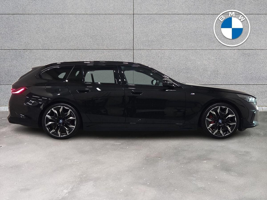 2025 BMW i5 - image 25