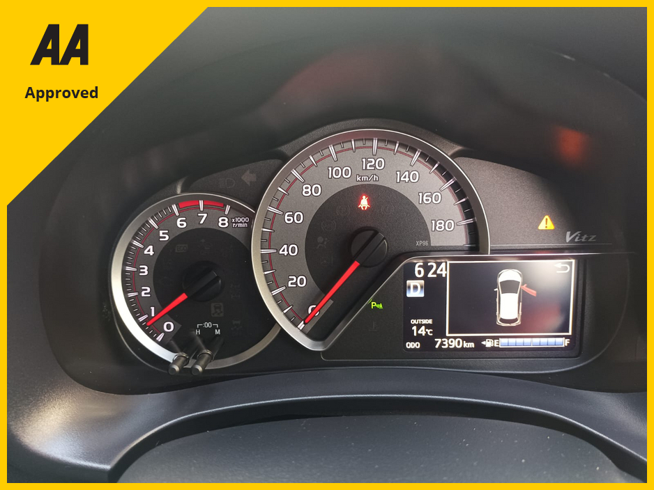 2019 Toyota Yaris - image 8