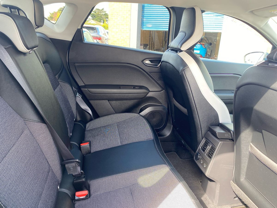 2020 Renault Captur - image 19