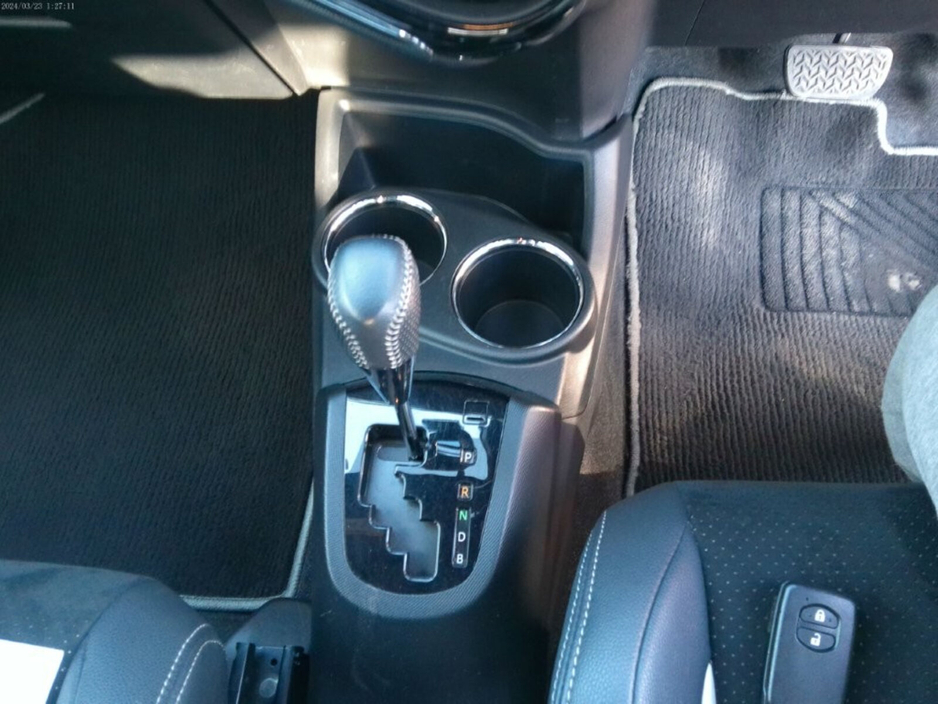 2018 Toyota Aqua - image 12