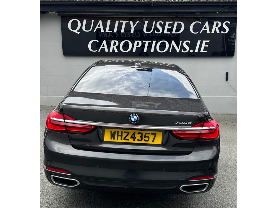 2016 BMW 7 Series - image 6