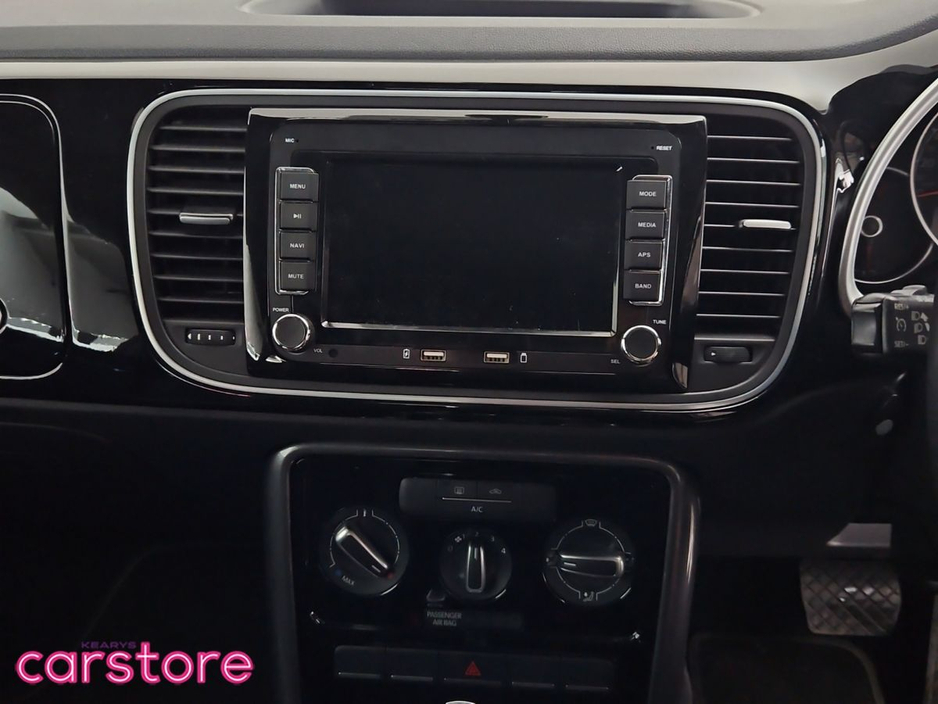 2017 Volkswagen Beetle - image 11