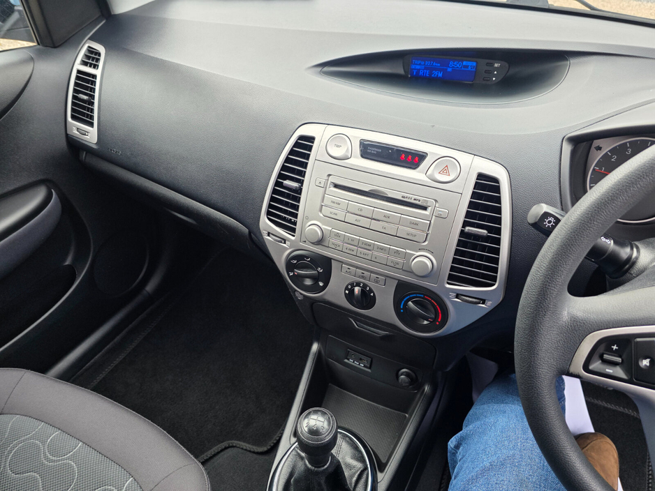 2010 Hyundai i20 - image 10