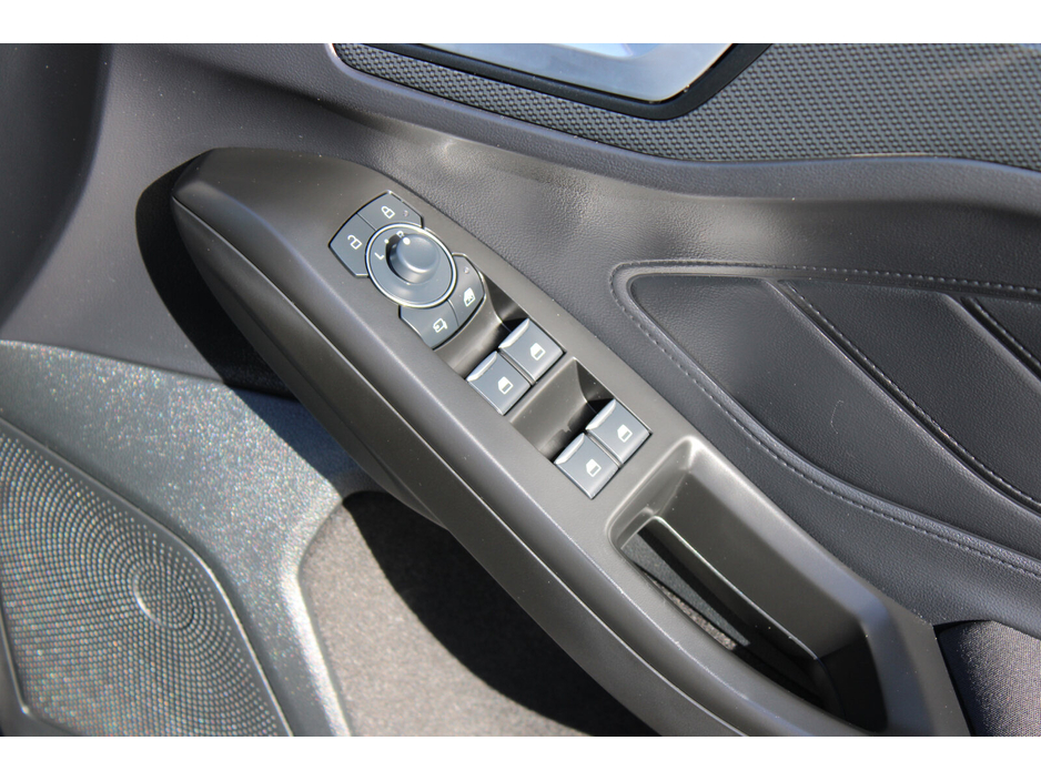 2024 Ford Focus - image 15