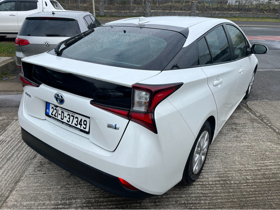 2022 Toyota Prius - image 5