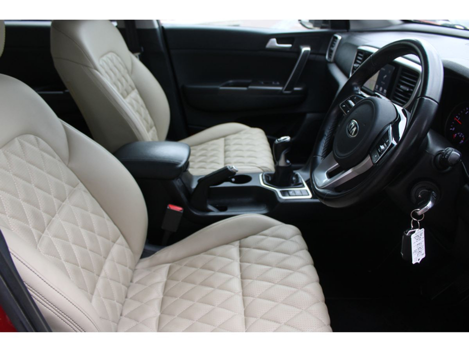 2021 Kia Sportage - image 11