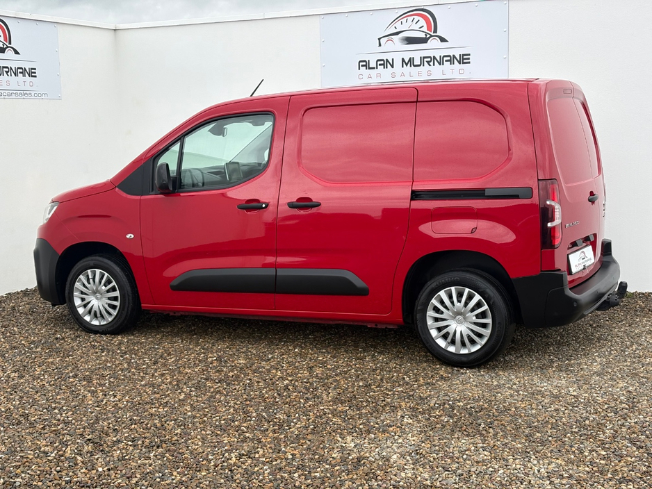 2022 Citroen Berlingo - image 10
