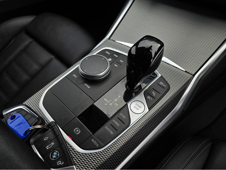 2021 BMW 3 Series - image 17