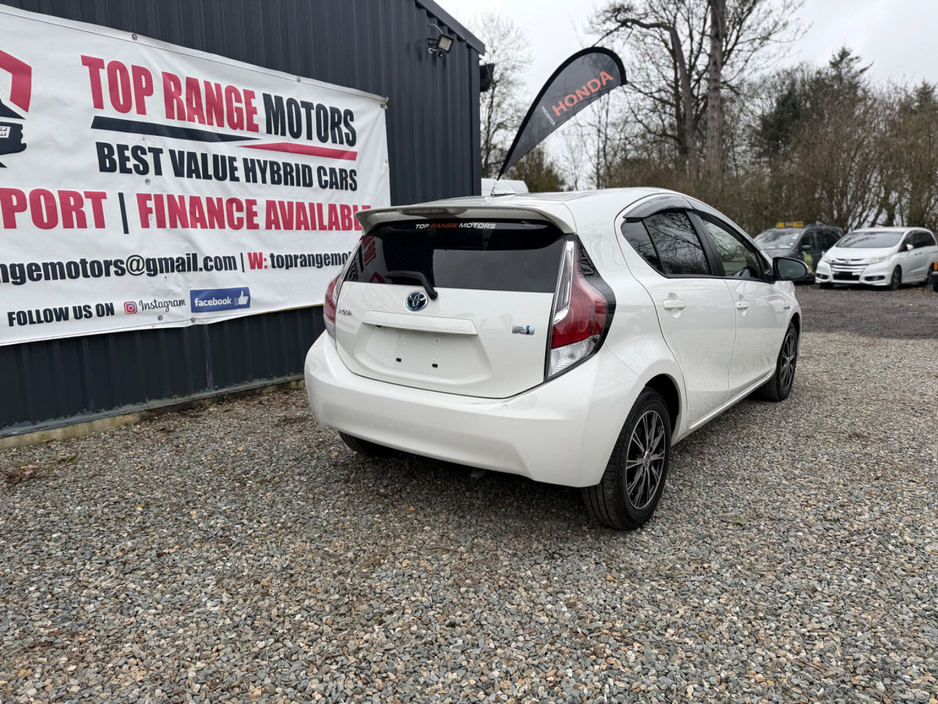 2017 Toyota Aqua - image 6