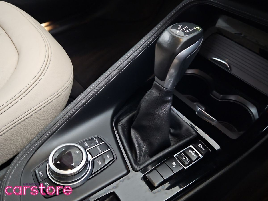 2017 BMW X1 - image 20