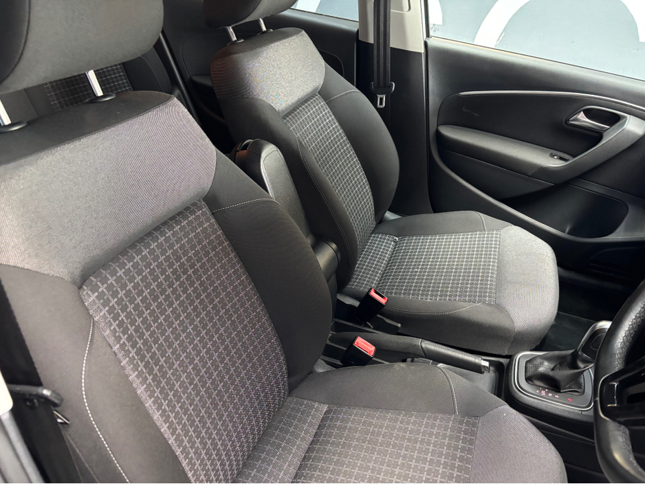 2016 Volkswagen Polo - image 10