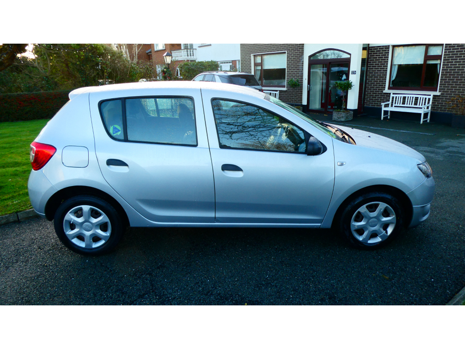 2016 Dacia Sandero ALTERNATIVE 1.2 75 201 4DR €5,950