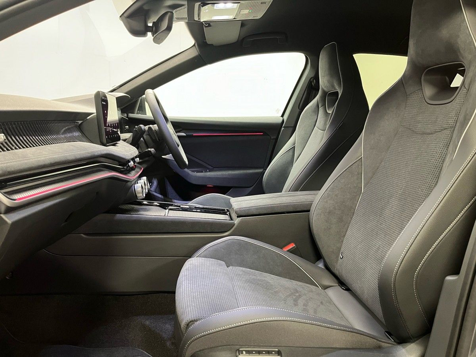 2025 Skoda Superb Sportline DSG 2.0TDI 150BHP - Reversing Camera - Climate Control - Heated Seats - Cruise Control - Keyless Start - Apple CarPlay/Android Auto €53,950