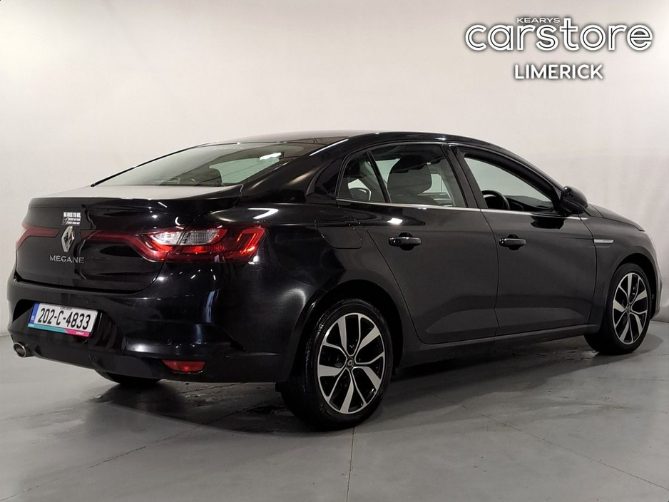 2020 Renault Megane - image 3