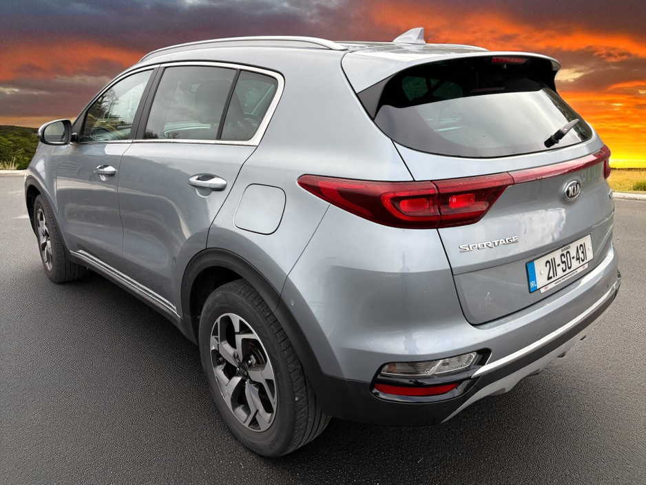 2021 Kia Sportage - image 5