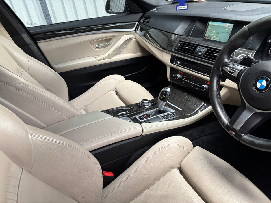 2016 BMW 5 Series - image 8