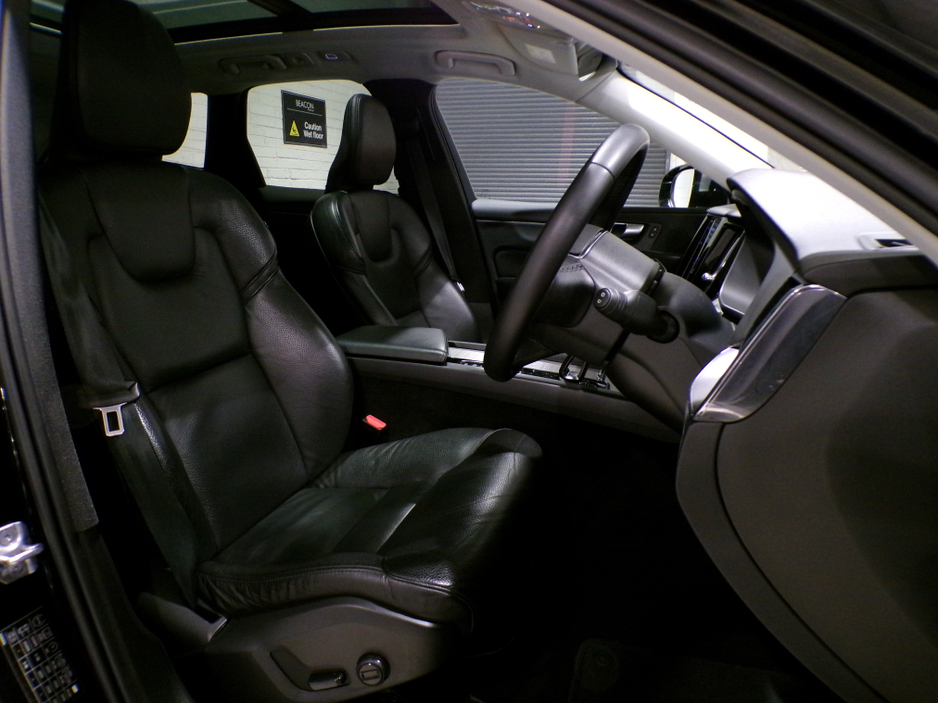 2023 Volvo XC60 *2023*ONLY 18,000 MILES*VOLVO XC60 RECHARGE 2.0 T6 350 PHEV AWD CORE BRIGHT EDITION*FULL VOLVO SERVICE HISTORY*PAN-SUNROOF*VOLVO ALLOY WHEELS*2 KEYS*FULL LEATHER HEATED SEATS*LANE PROTECTION*ACTIVE BR €47,900