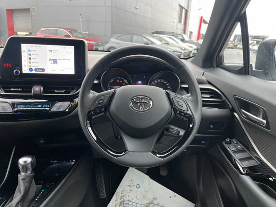 2023 Toyota C-HR - image 9