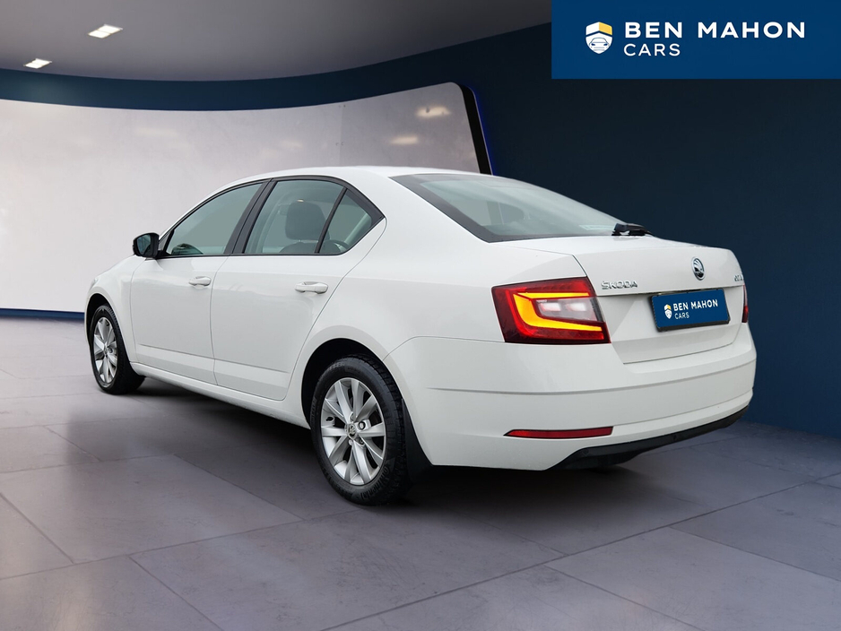 2018 Skoda Octavia - image 2