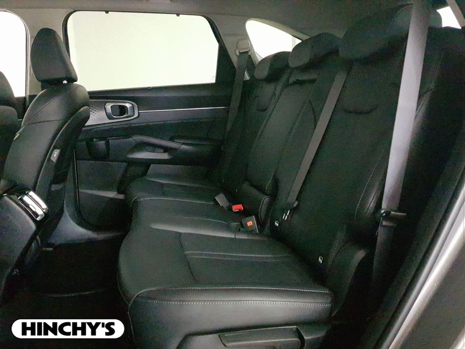 2024 Kia Sorento - image 7