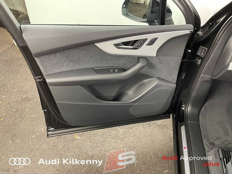 2026 Audi Q7 55 TFSI E Q S LINE €104,900