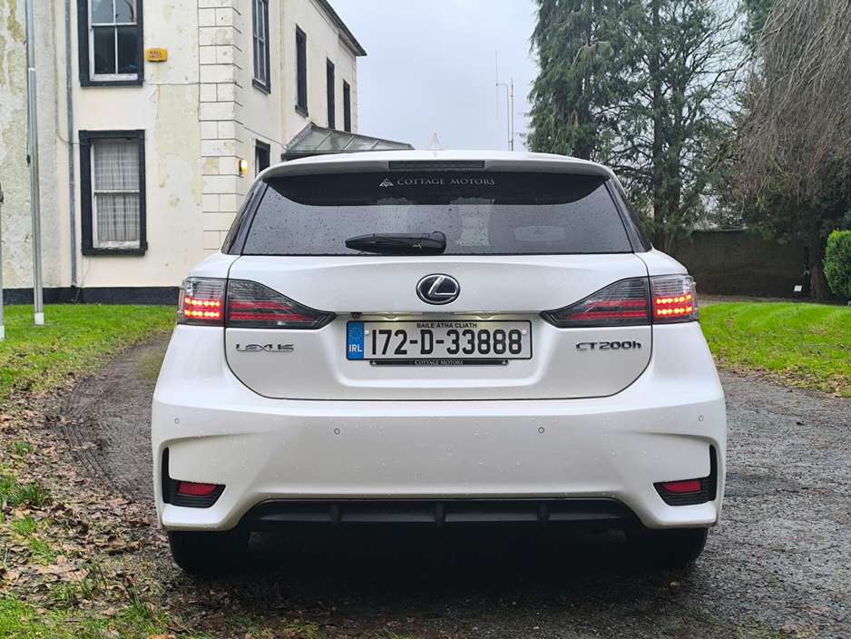 2017 Lexus CT 200 h - image 27